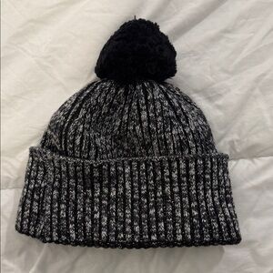 LIKE NEW Lululemon Athletica Black and White Knit Beanie